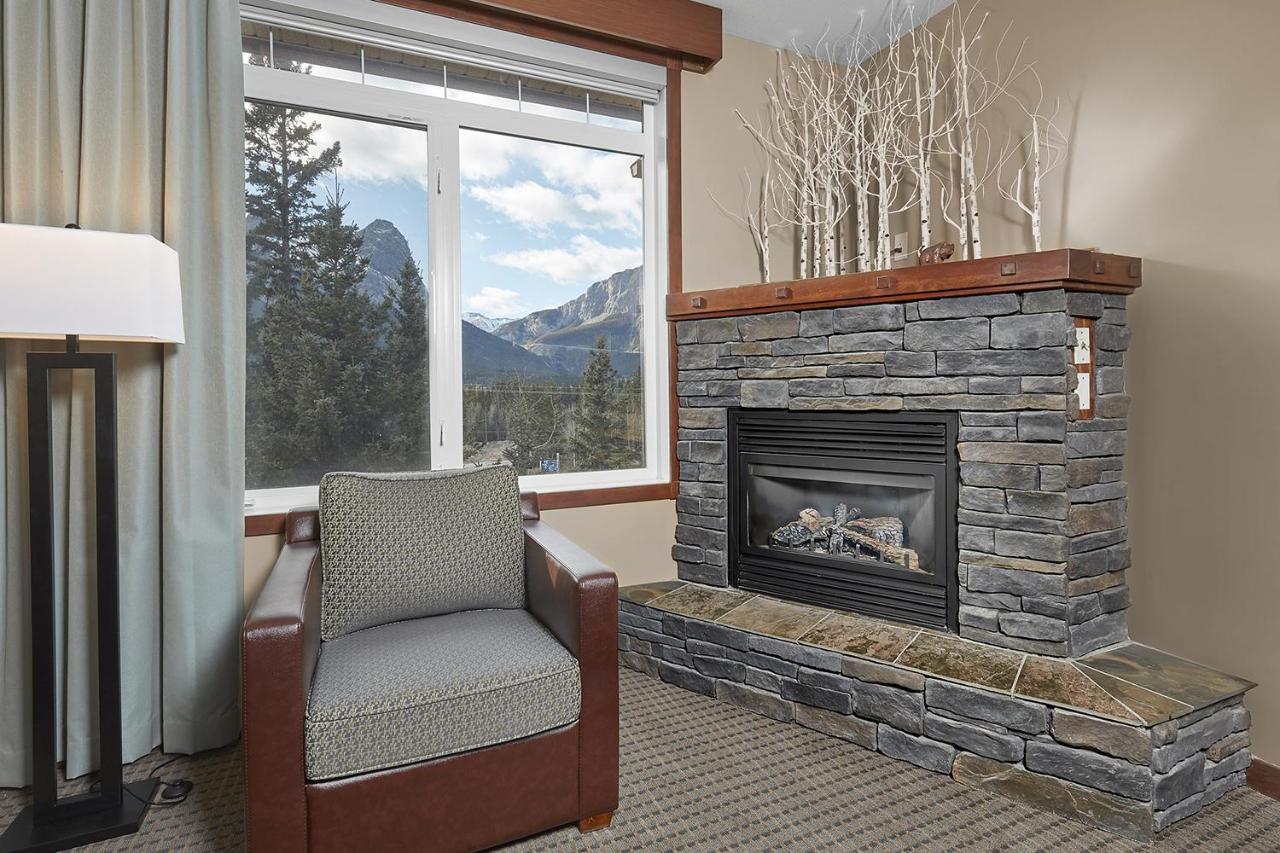 Willa Mountain View Escape With Open Hot Tub, Views!! Canmore Zewnętrze zdjęcie