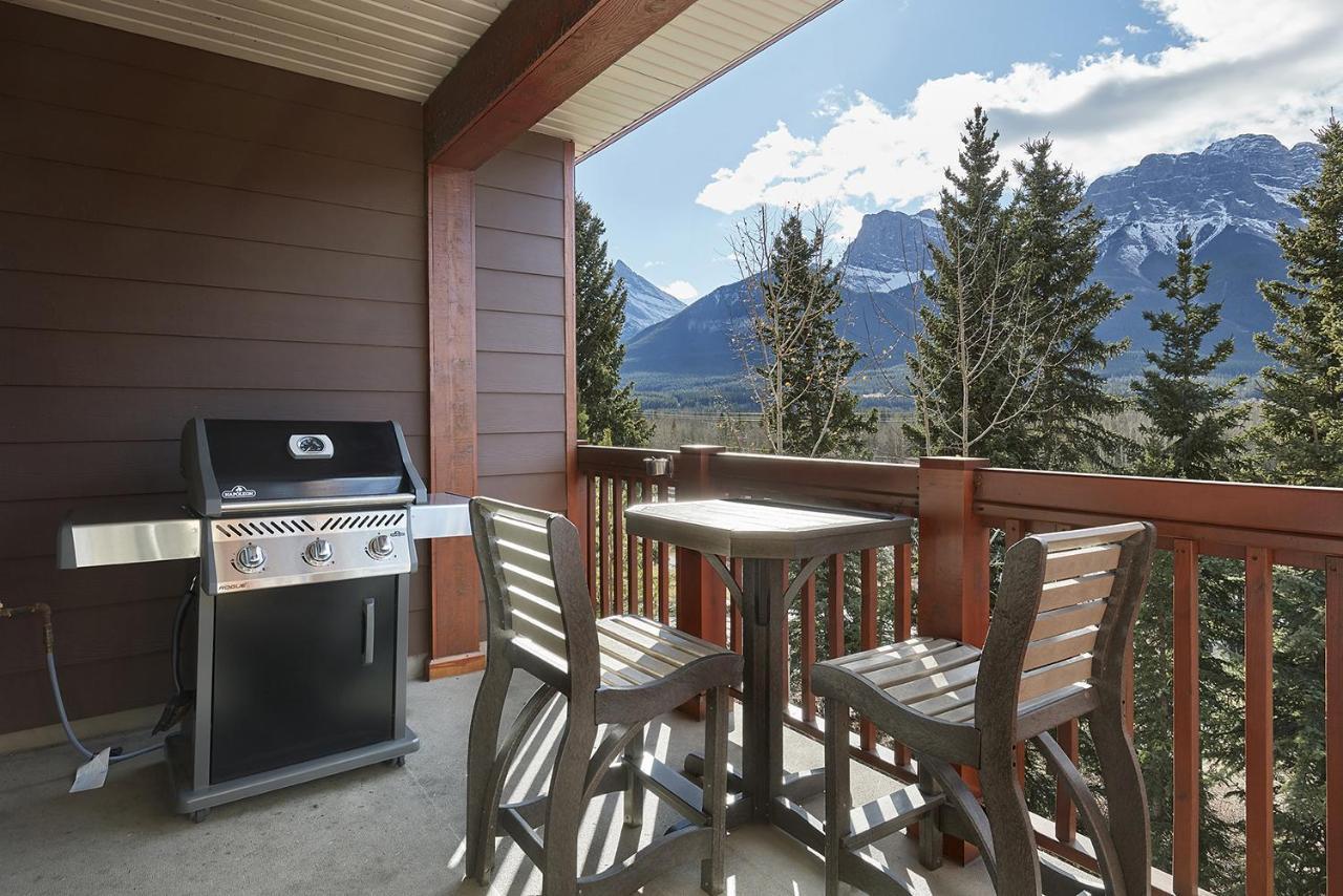 Willa Mountain View Escape With Open Hot Tub, Views!! Canmore Zewnętrze zdjęcie
